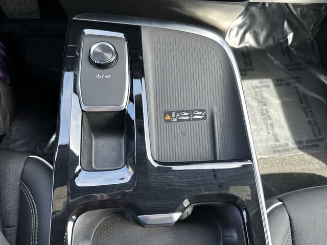 Used 2025 Buick Enclave Preferred AWD/4WD image 33