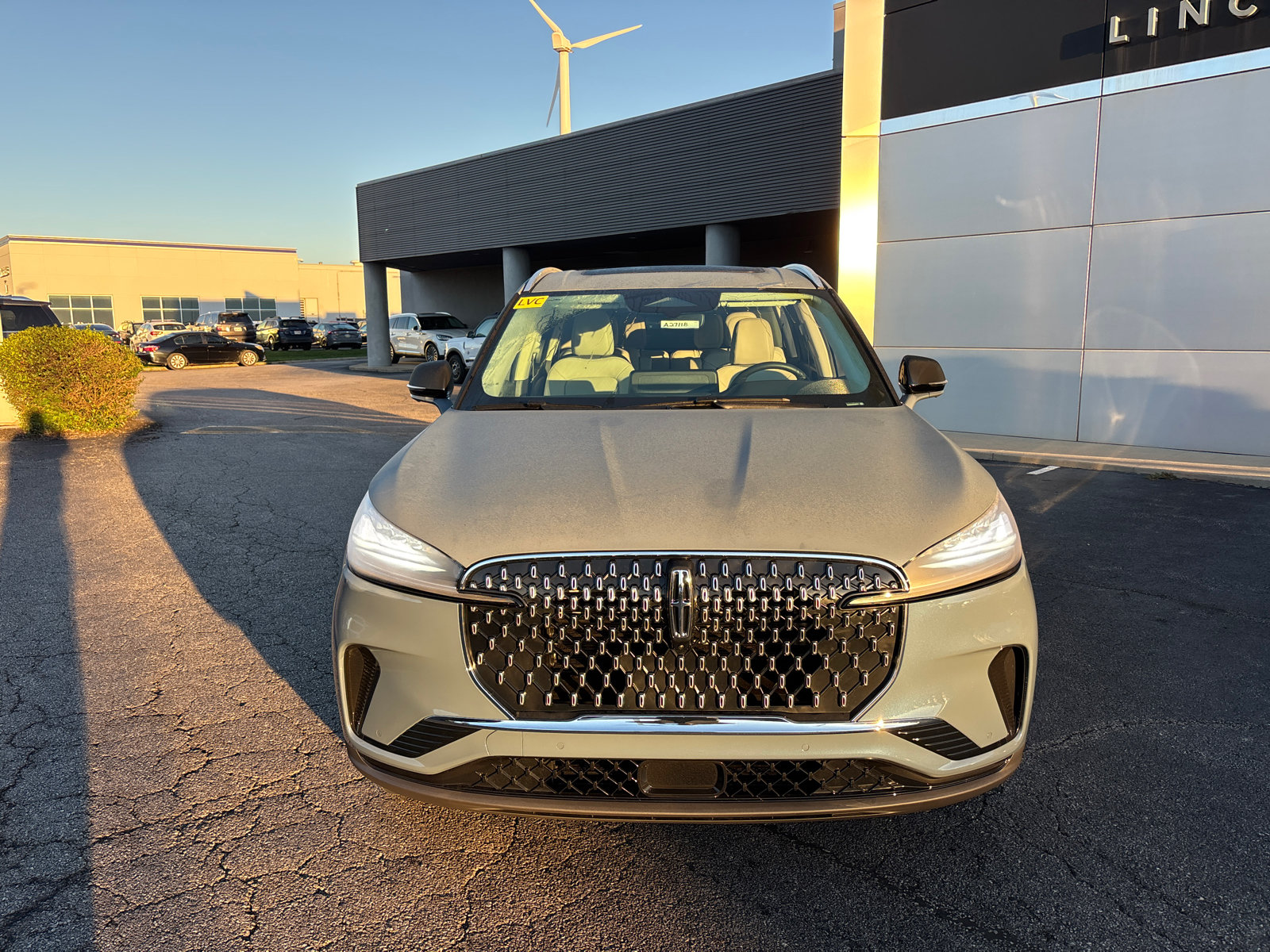 New 2027 Lincoln Aviator AWD image 2
