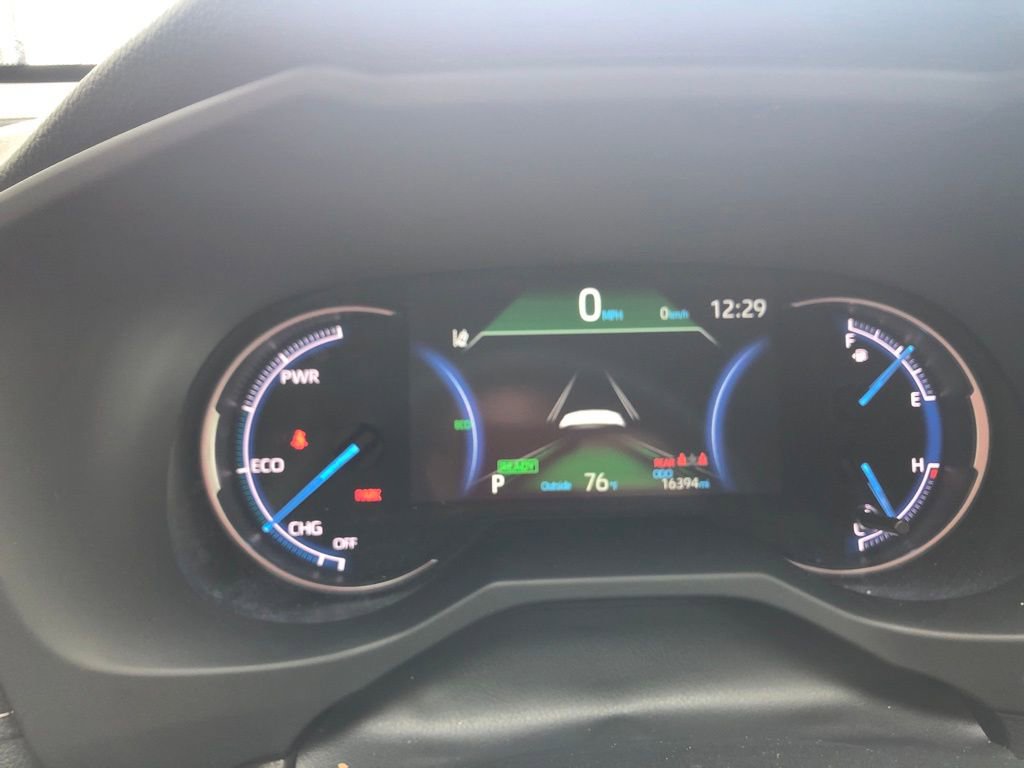 Used 2025 Toyota RAV4 LE image 13