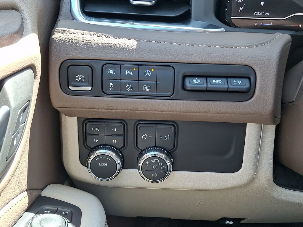 Used 2023 GMC Yukon XL Denali AWD/4WD image 27