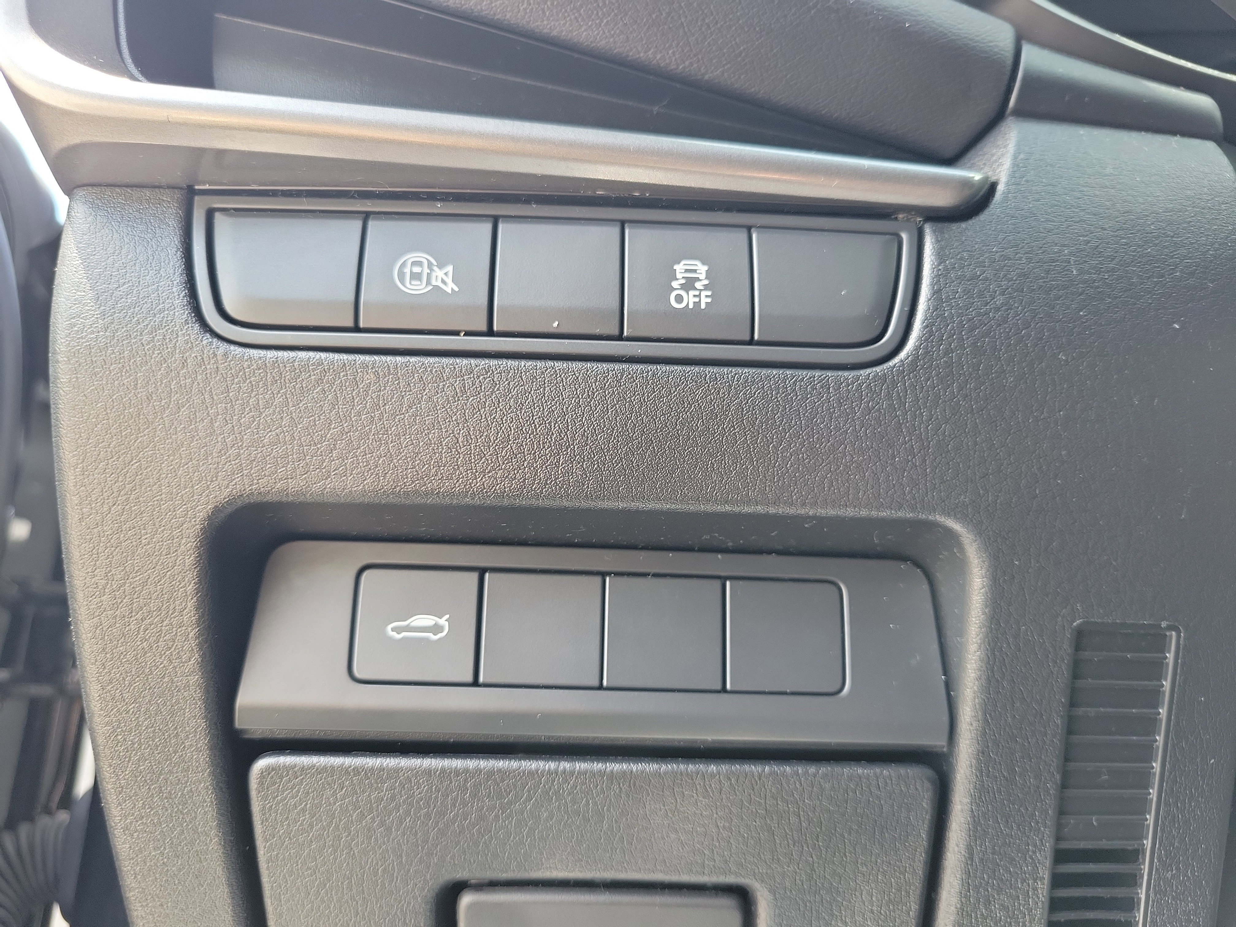 Used 2024 MAZDA MAZDA3 s image 30