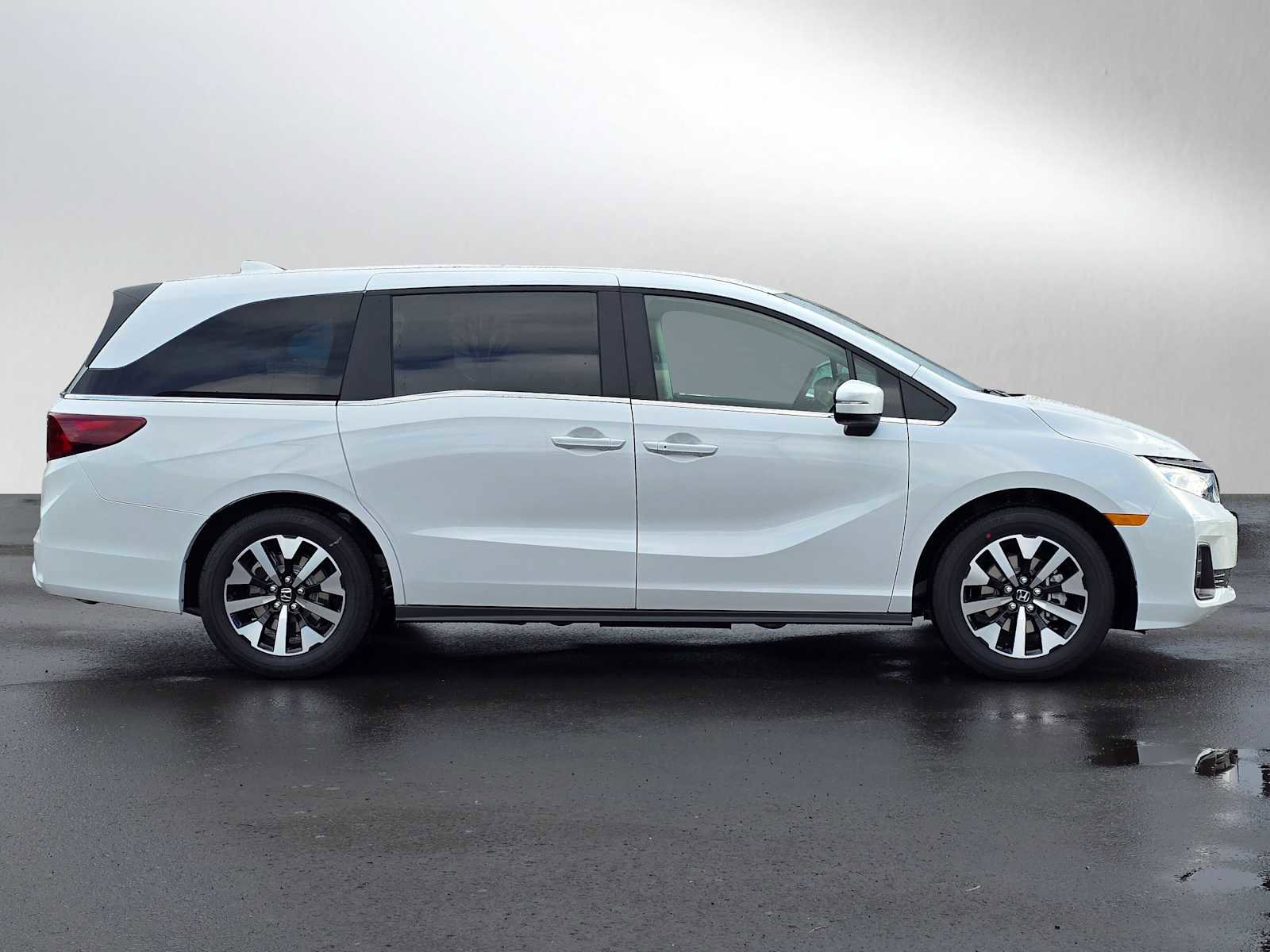 New 2026 Honda Odyssey EX-L image 2