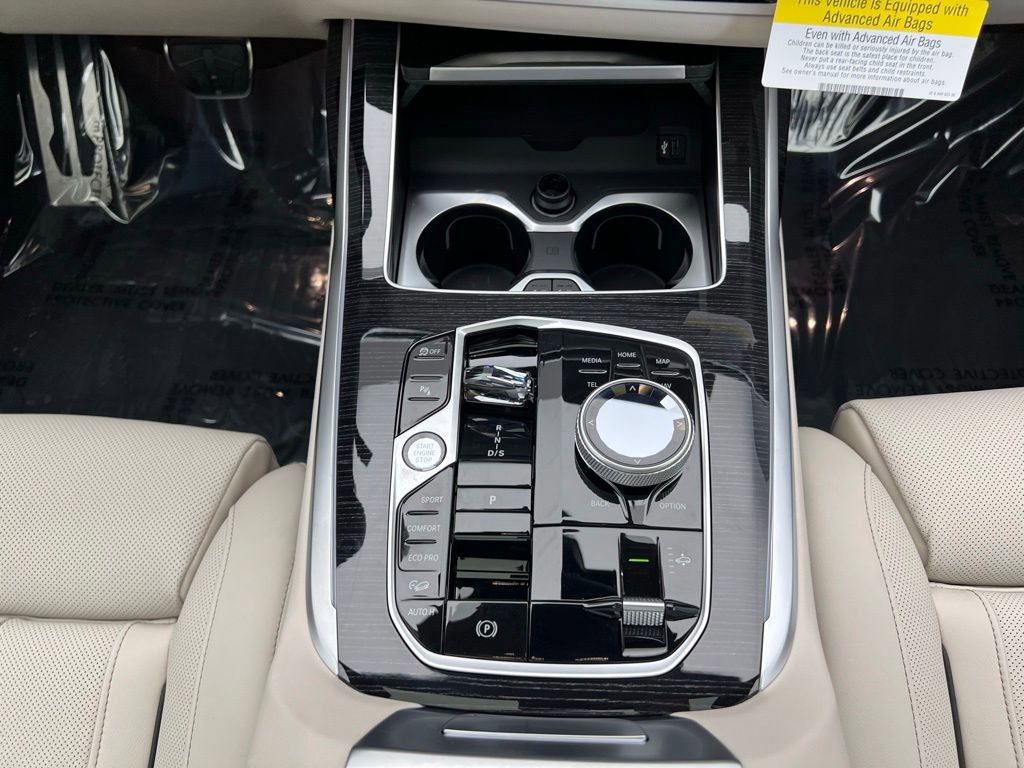 New 2026 BMW X7 M60i image 13