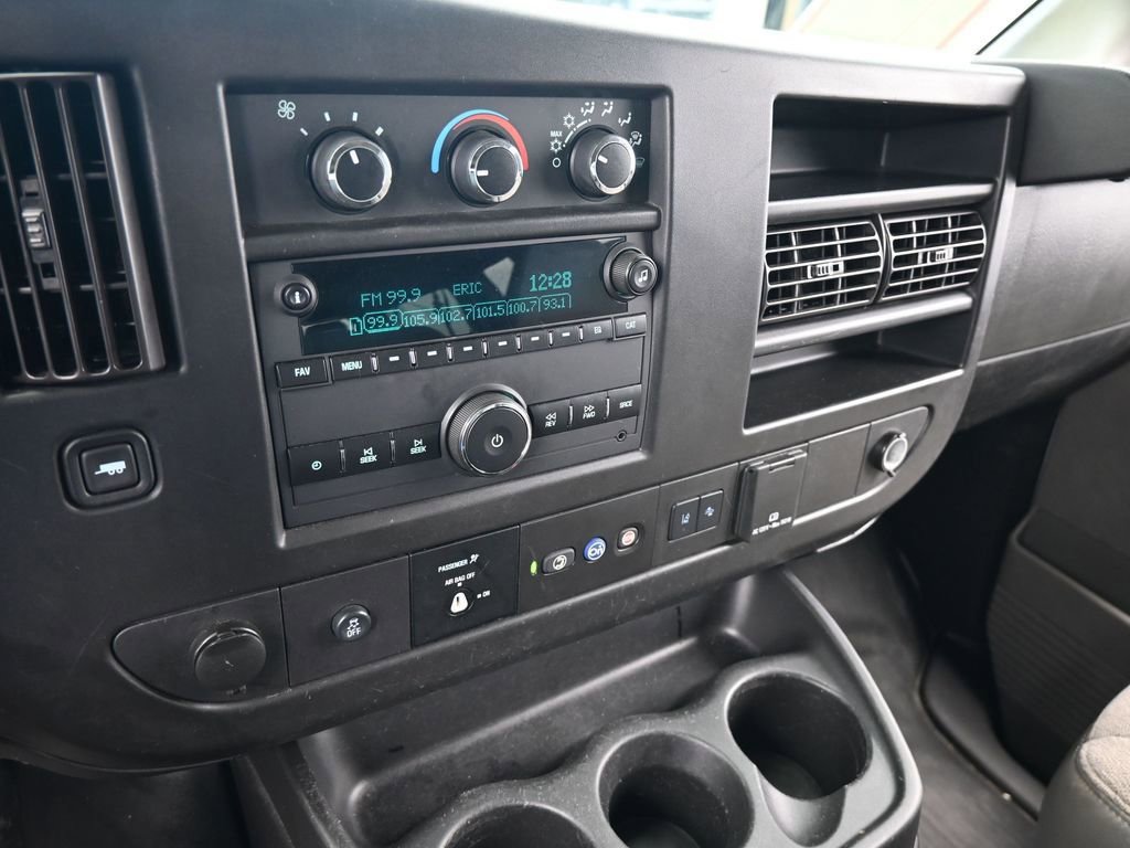 Used 2020 GMC Savana 3500 LT w/ LT Preferred Equipment Group image 21