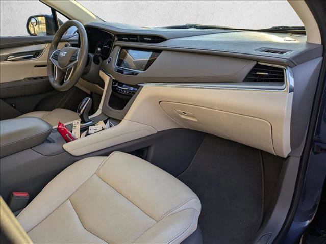 Used 2018 Cadillac XT5 Luxury w/ Driver Awareness Package image 18