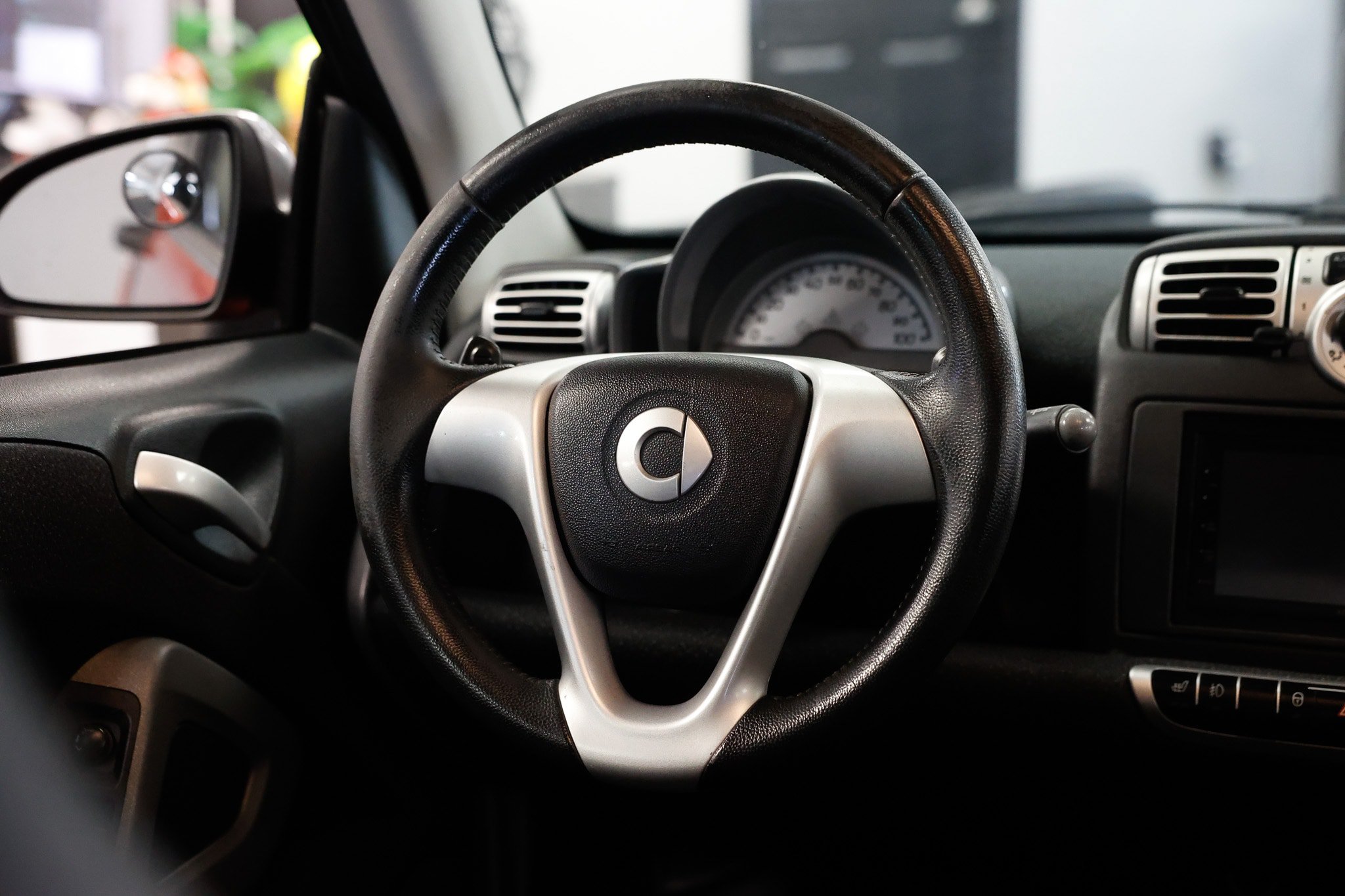 Used 2008 smart fortwo pure RWD image 24