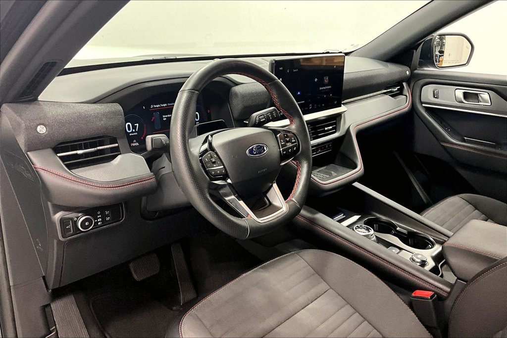 Used 2025 Ford Explorer ST-Line w/ Premium Package RWD image 15