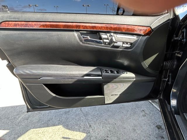Used 2011 Mercedes-Benz S 550 4MATIC image 9