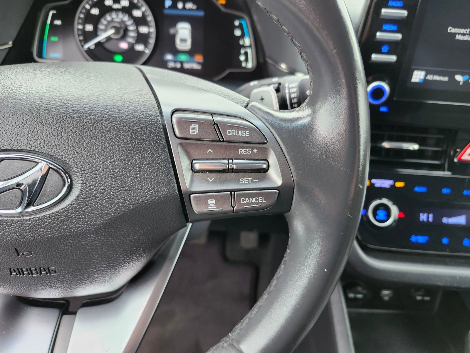 Used 2021 Hyundai Ioniq SE image 28