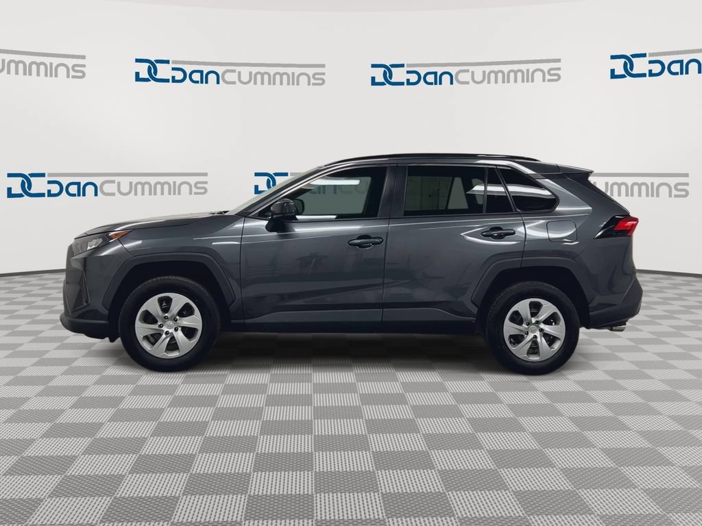 Used 2021 Toyota RAV4 LE FWD image 5