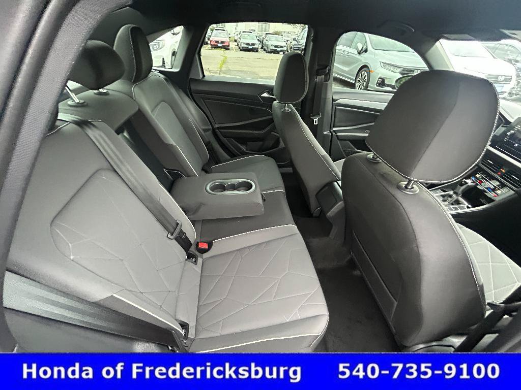 Used 2025 Volkswagen Jetta Sport FWD image 27