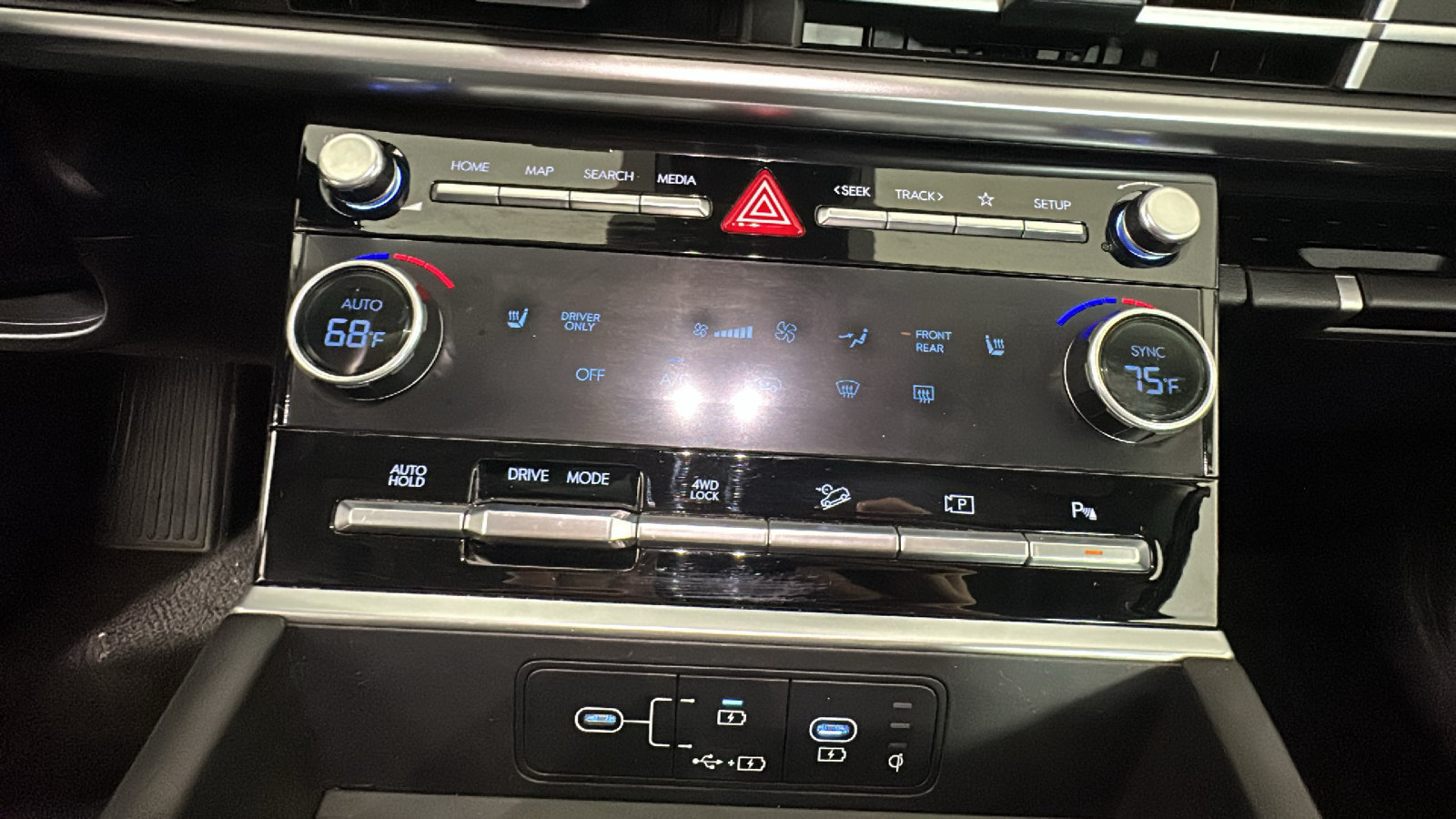 Used 2025 Hyundai Santa Fe SEL AWD/4WD image 27