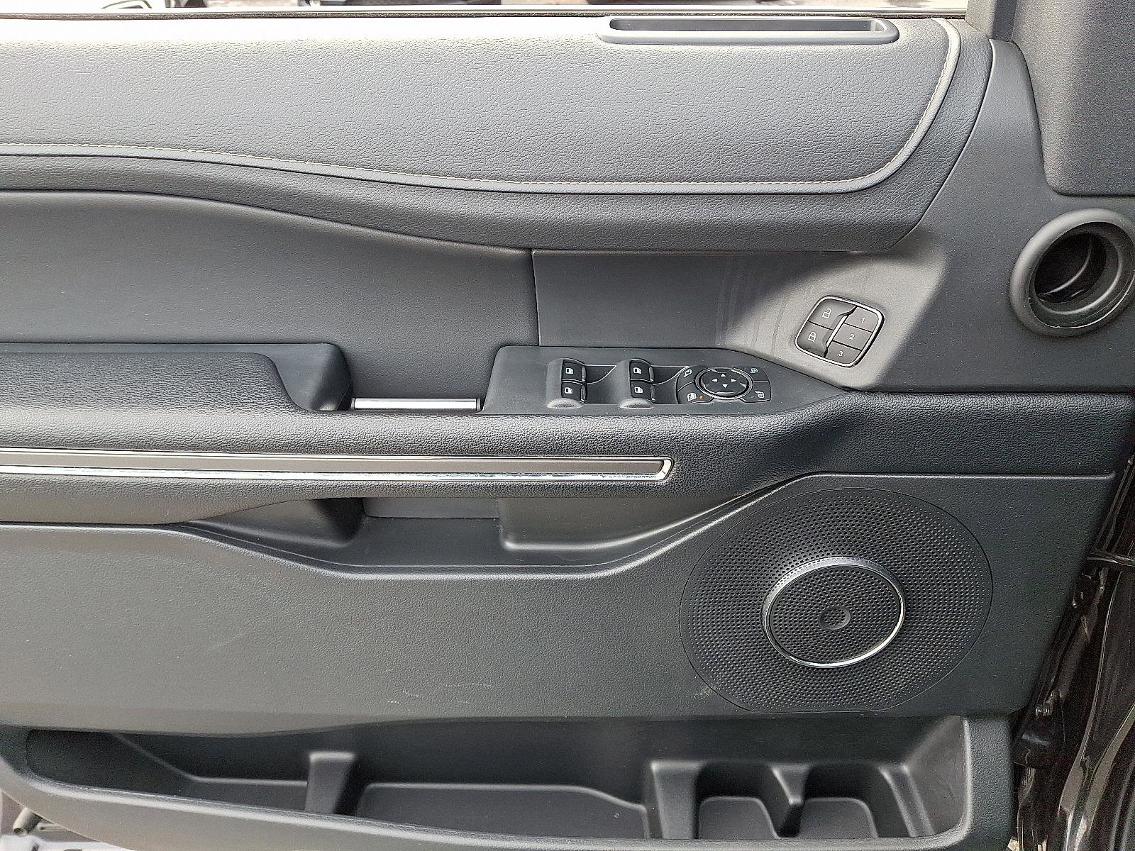 Used 2023 Ford Expedition Max XLT image 13