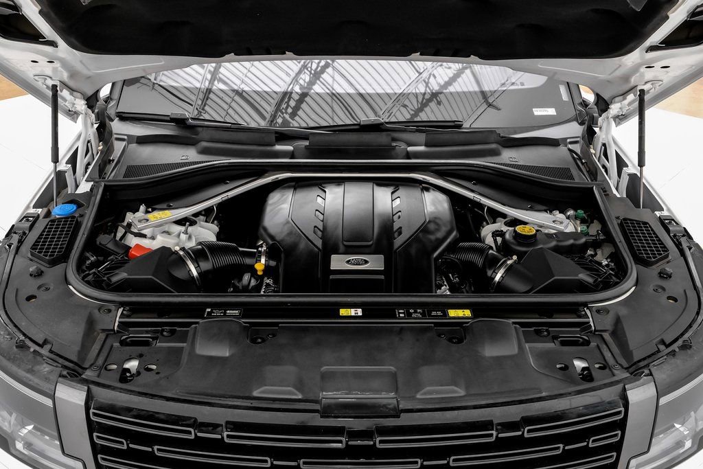 Used 2022 Land Rover Range Rover Long Wheelbase SE image 43