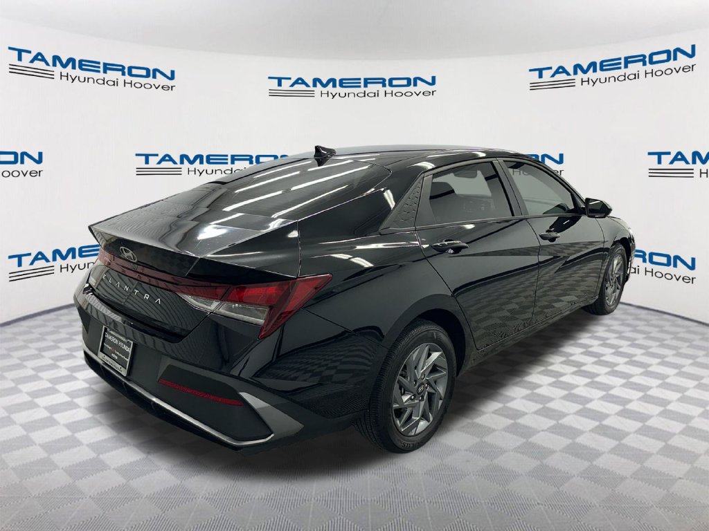 Used 2024 Hyundai Elantra SEL FWD image 5