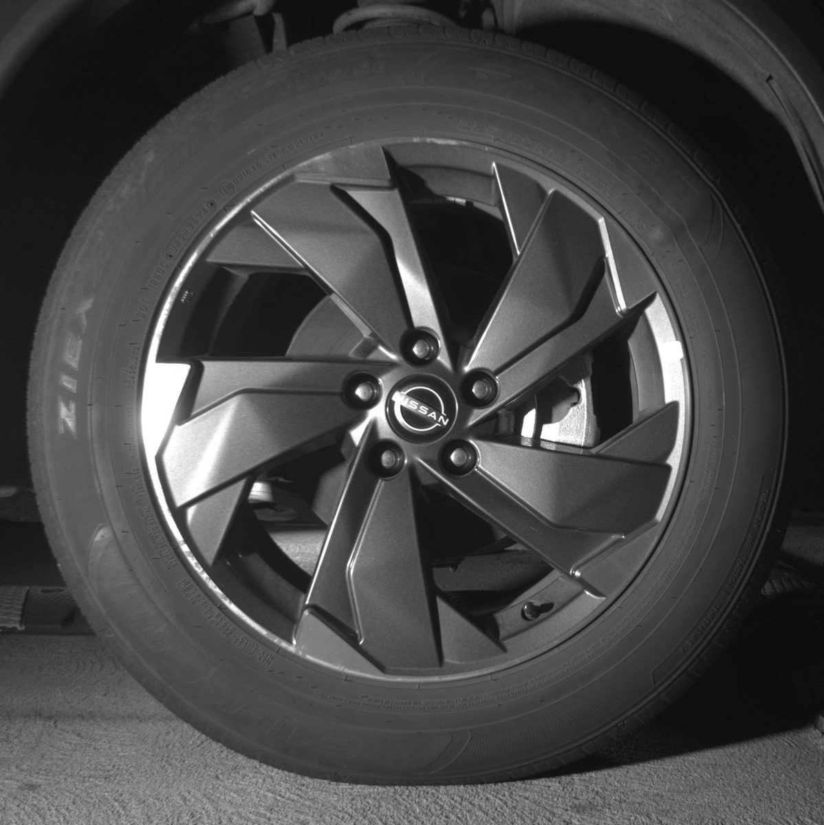 Used 2025 Nissan Rogue SV image 13