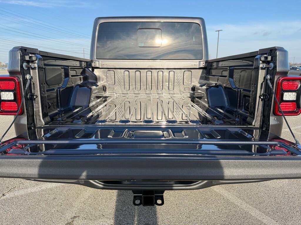 New 2026 Jeep Gladiator Mojave image 26
