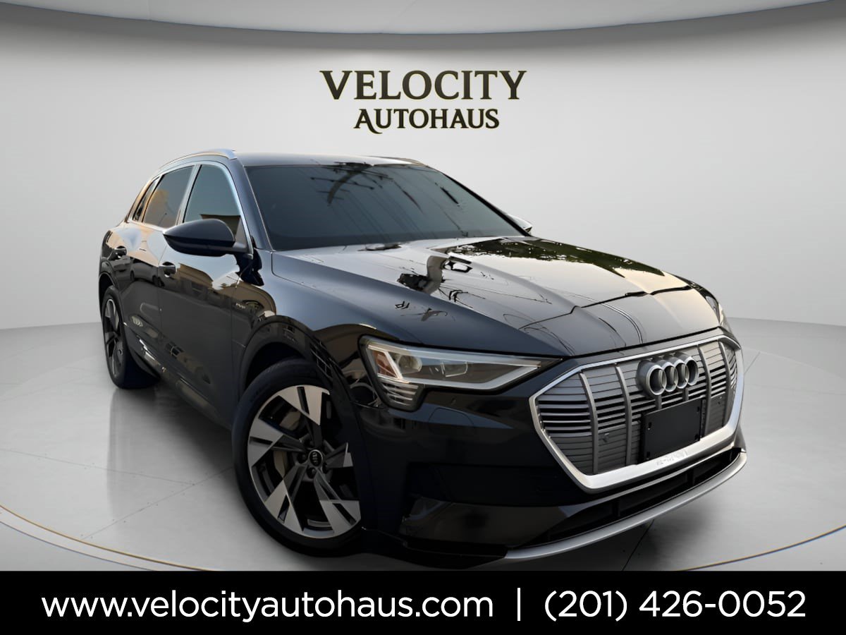 Used 2022 Audi e-tron Premium AWD/4WD image 1
