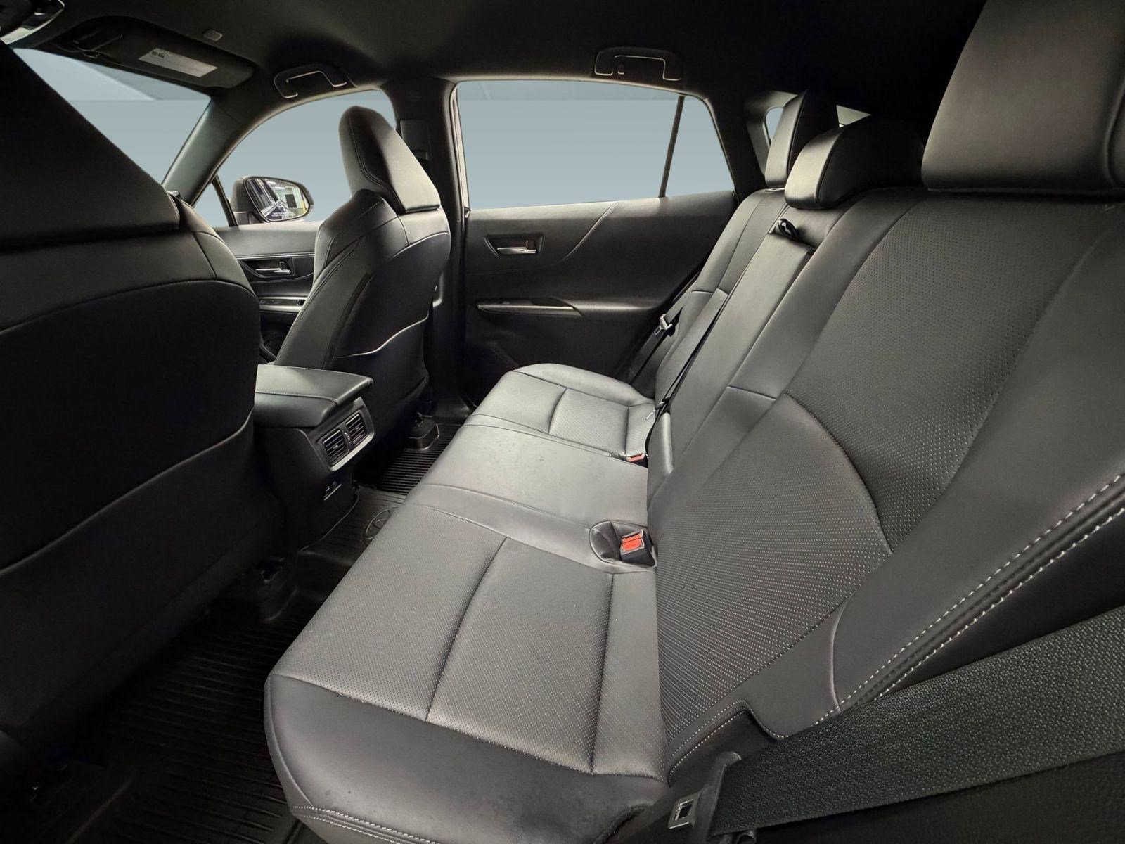 Used 2023 Toyota Venza Limited image 22