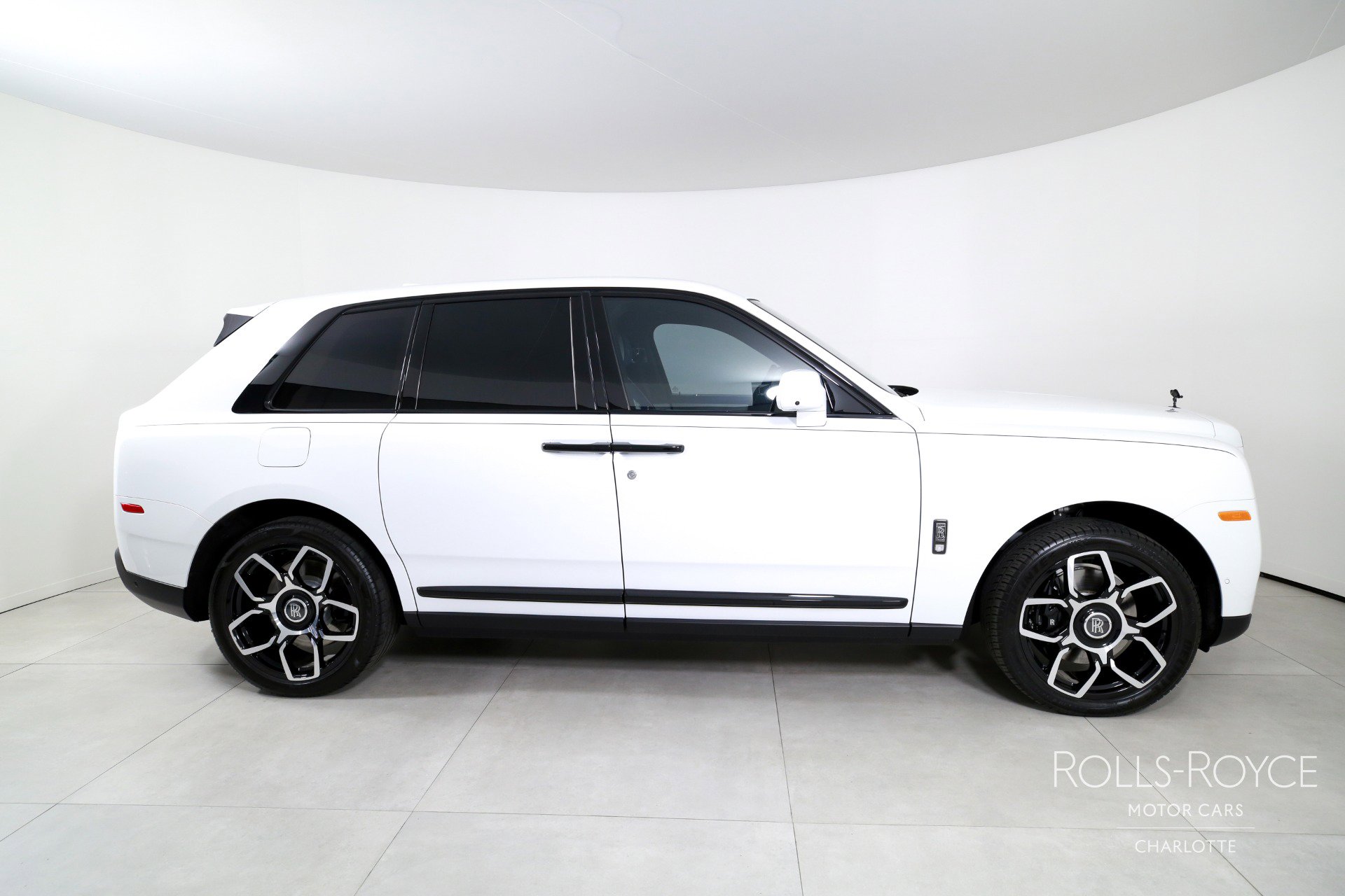 Used 2023 Rolls-Royce Cullinan Black Badge w/ Driver's Package image 10
