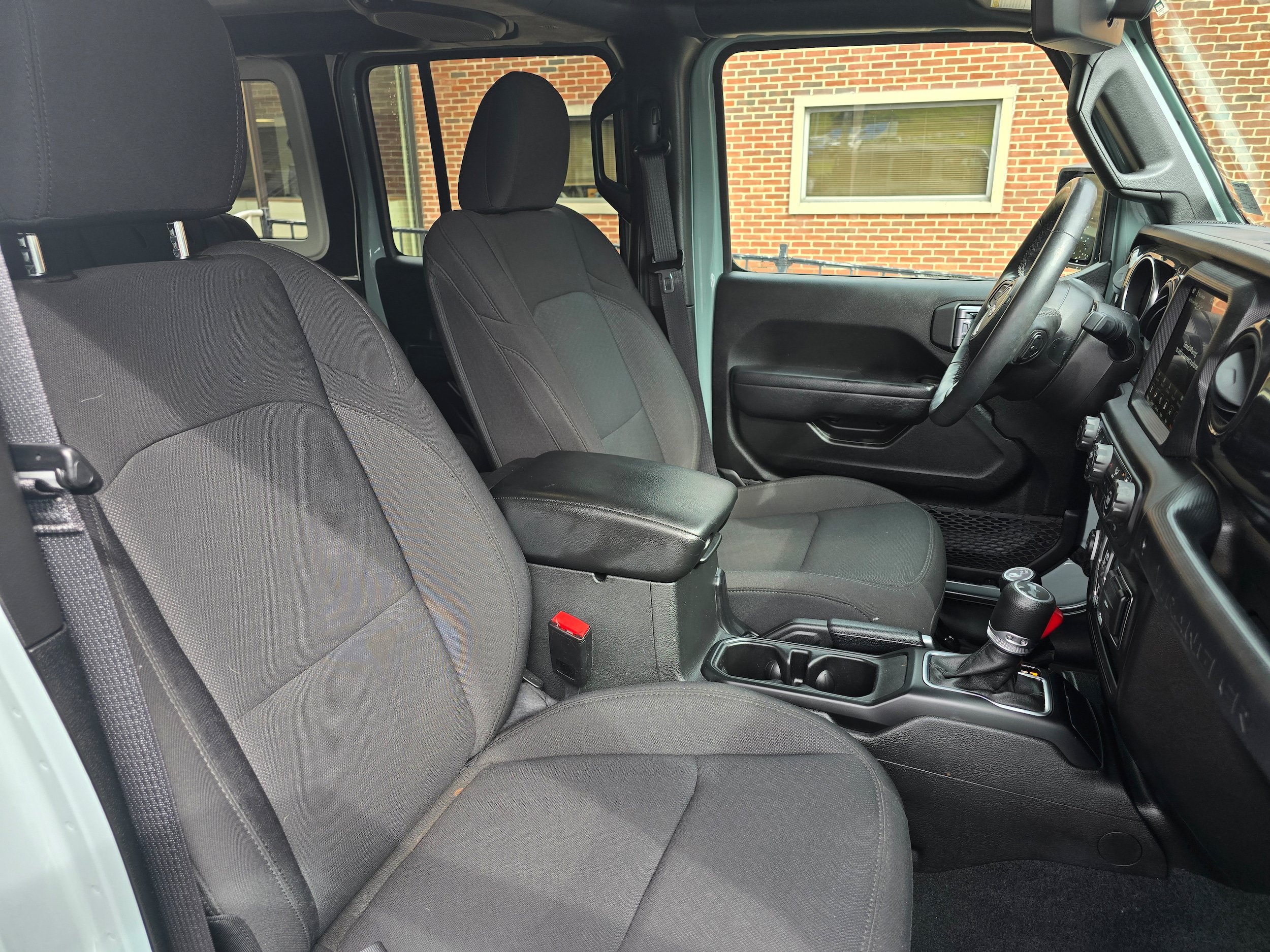 Used 2023 Jeep Wrangler Unlimited Sport AWD/4WD image 12