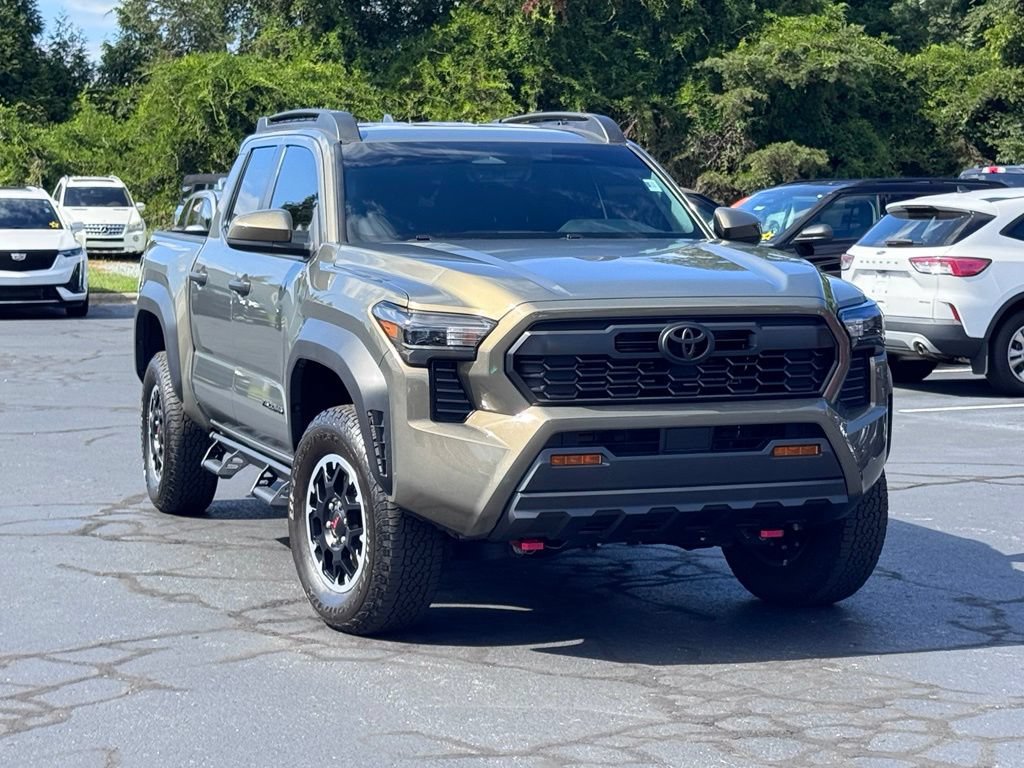 Used 2025 Toyota Tacoma TRD Off-Road AWD/4WD image 1