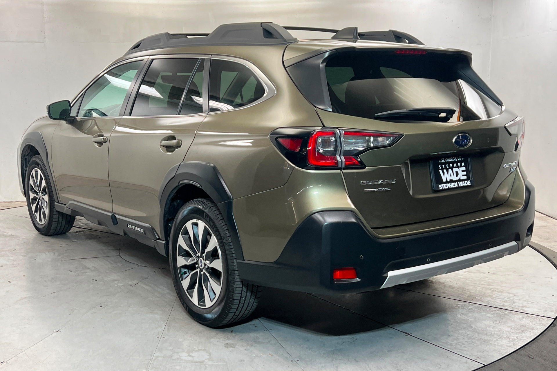 Used 2024 Subaru Outback Limited XT AWD/4WD image 3