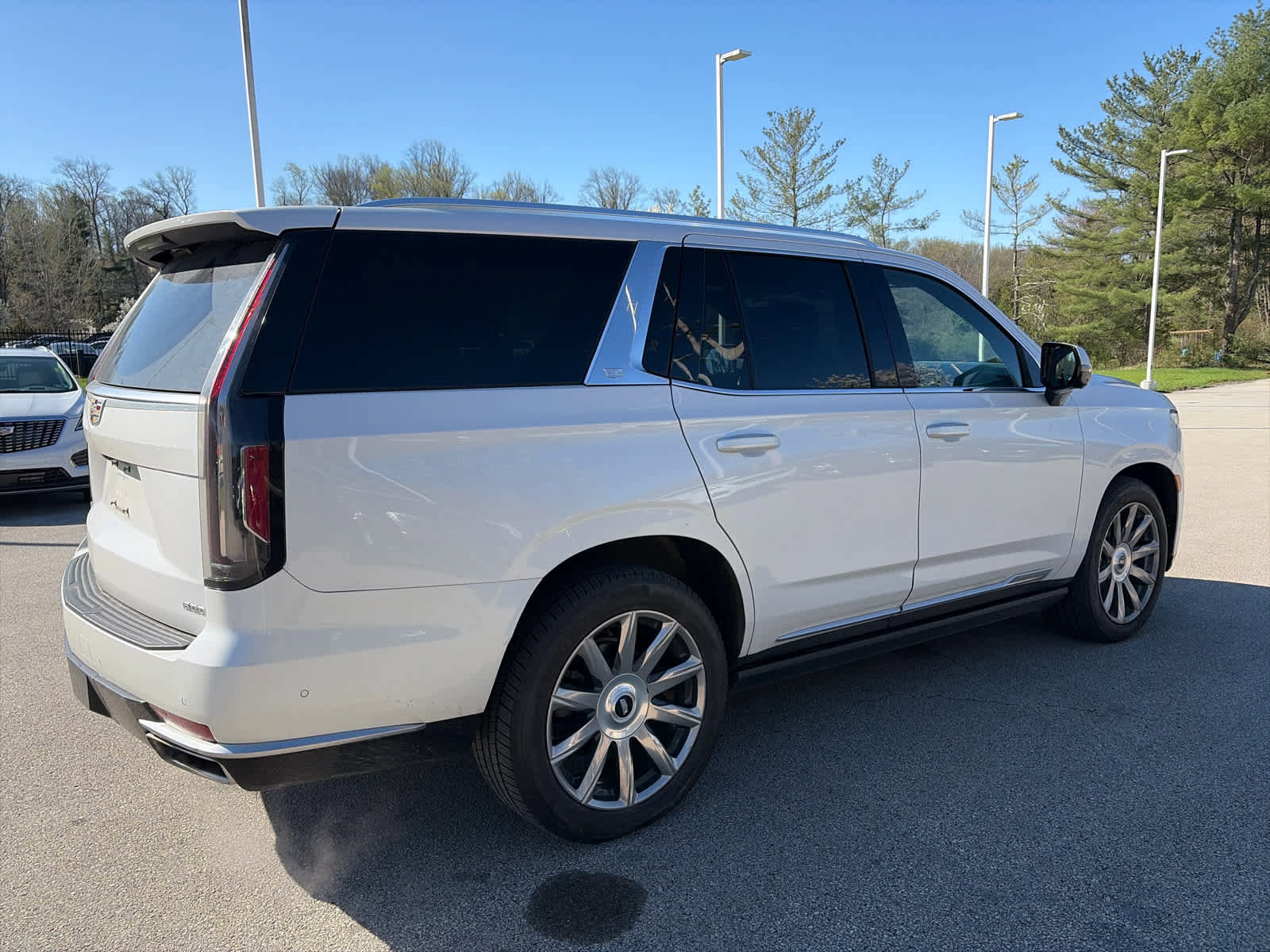 Used 2021 Cadillac Escalade Premium Luxury Platinum image 4