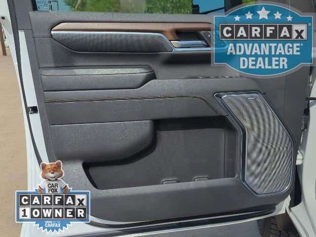 Certified 2024 Chevrolet Silverado 2500 High Country w/ LPO, Dark Essentials Package image 16