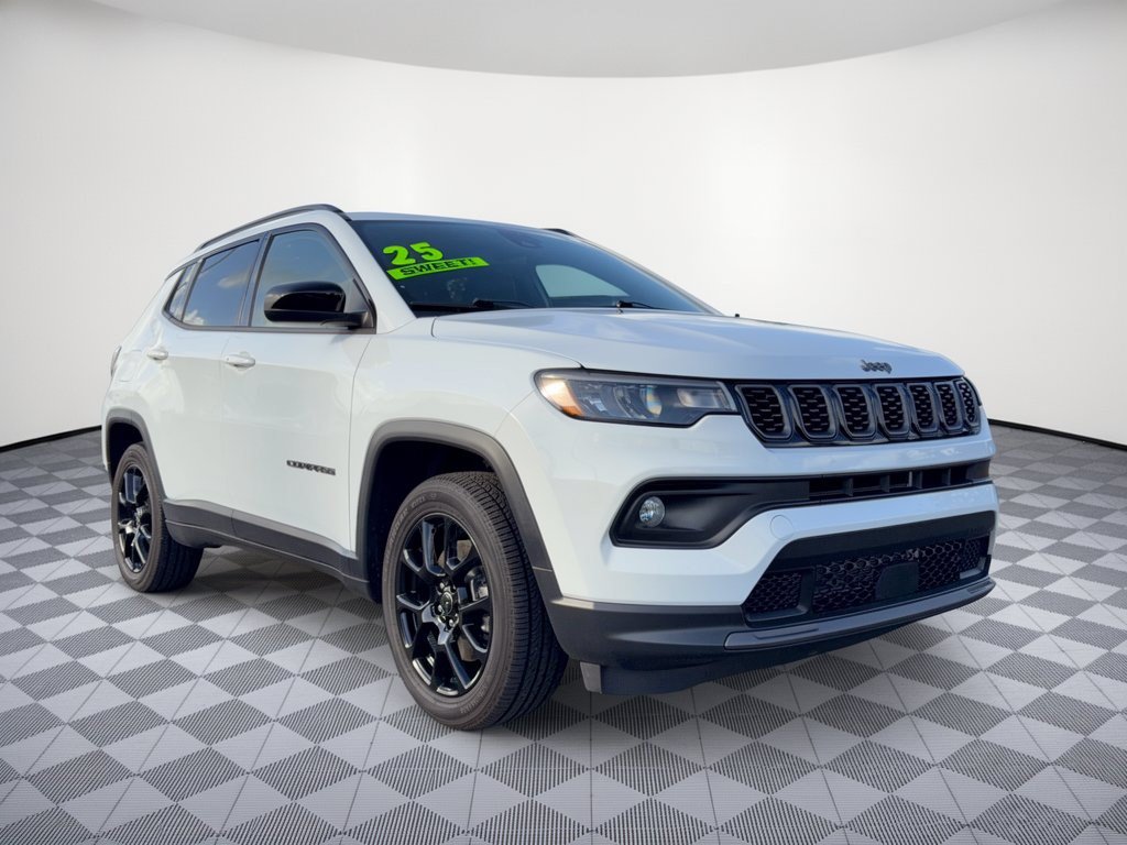 Used 2025 Jeep Compass Latitude w/ Altitude Special Edition AWD/4WD image 7