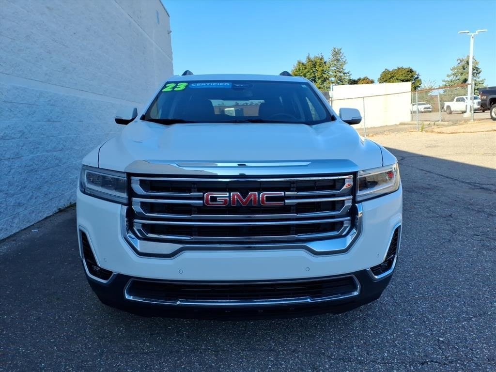 Certified 2023 GMC Acadia SLT w/ Preferred Package image 2