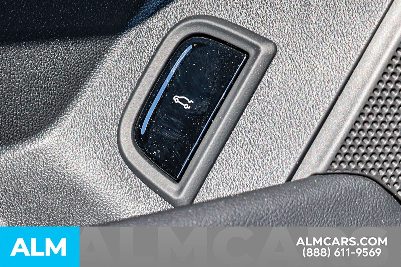 Used 2025 Cadillac Lyriq Luxury image 47