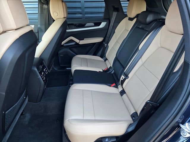Used 2025 Porsche Cayenne image 13