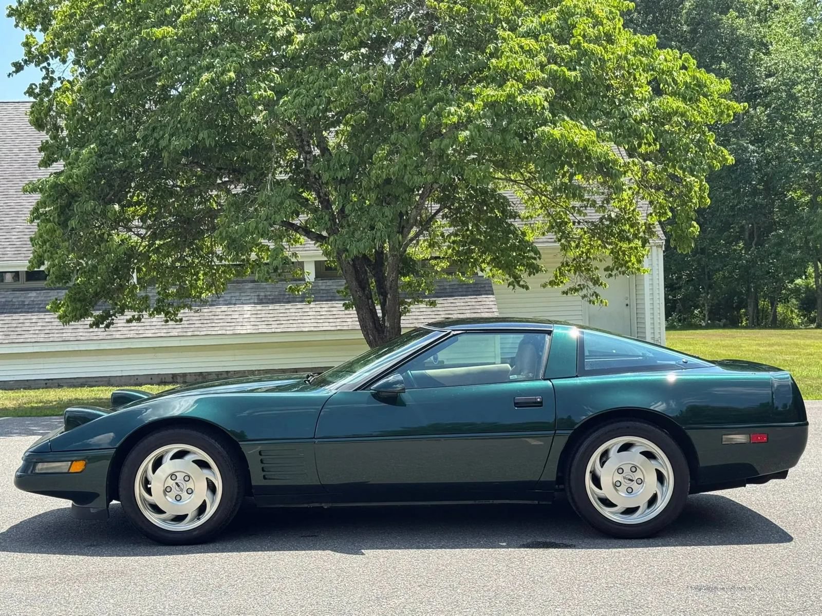 Used 1994 Chevrolet Corvette Coupe RWD image 5