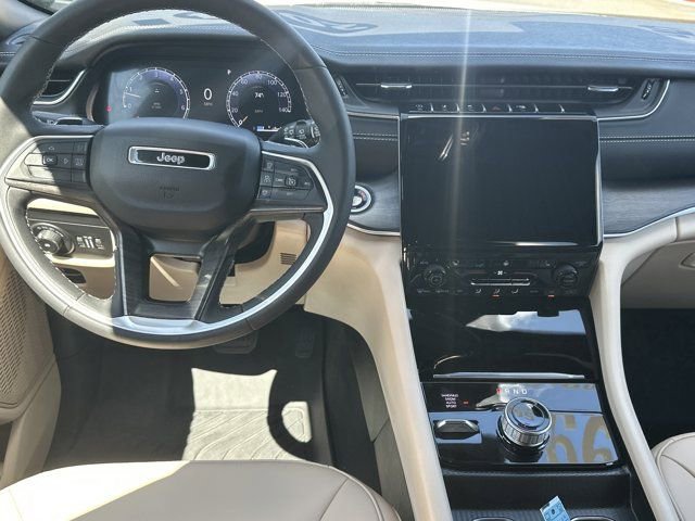 Certified 2024 Jeep Grand Cherokee Limited w/ Black Appearance Package image 25