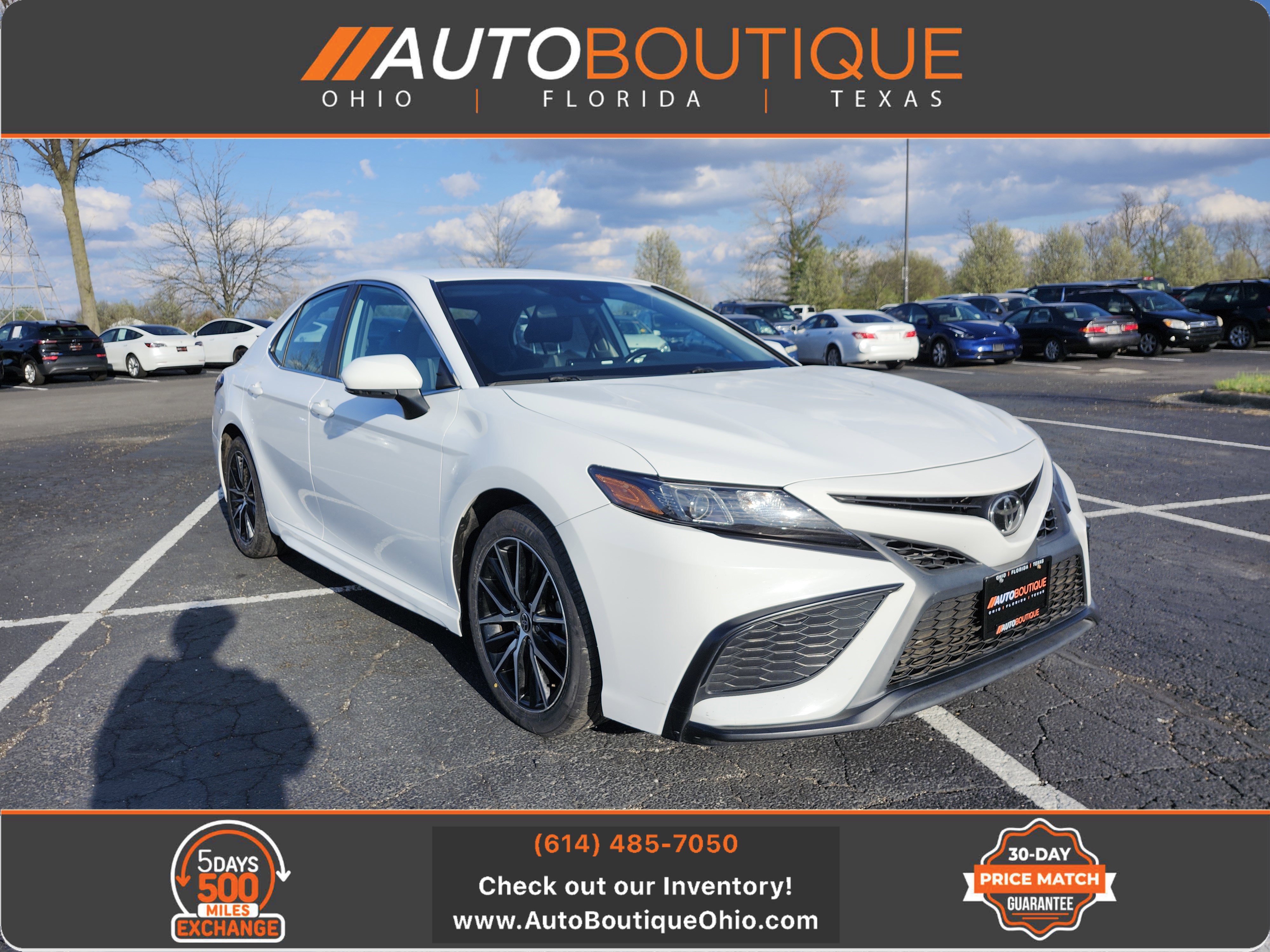 Used 2022 Toyota Camry SE FWD image 1