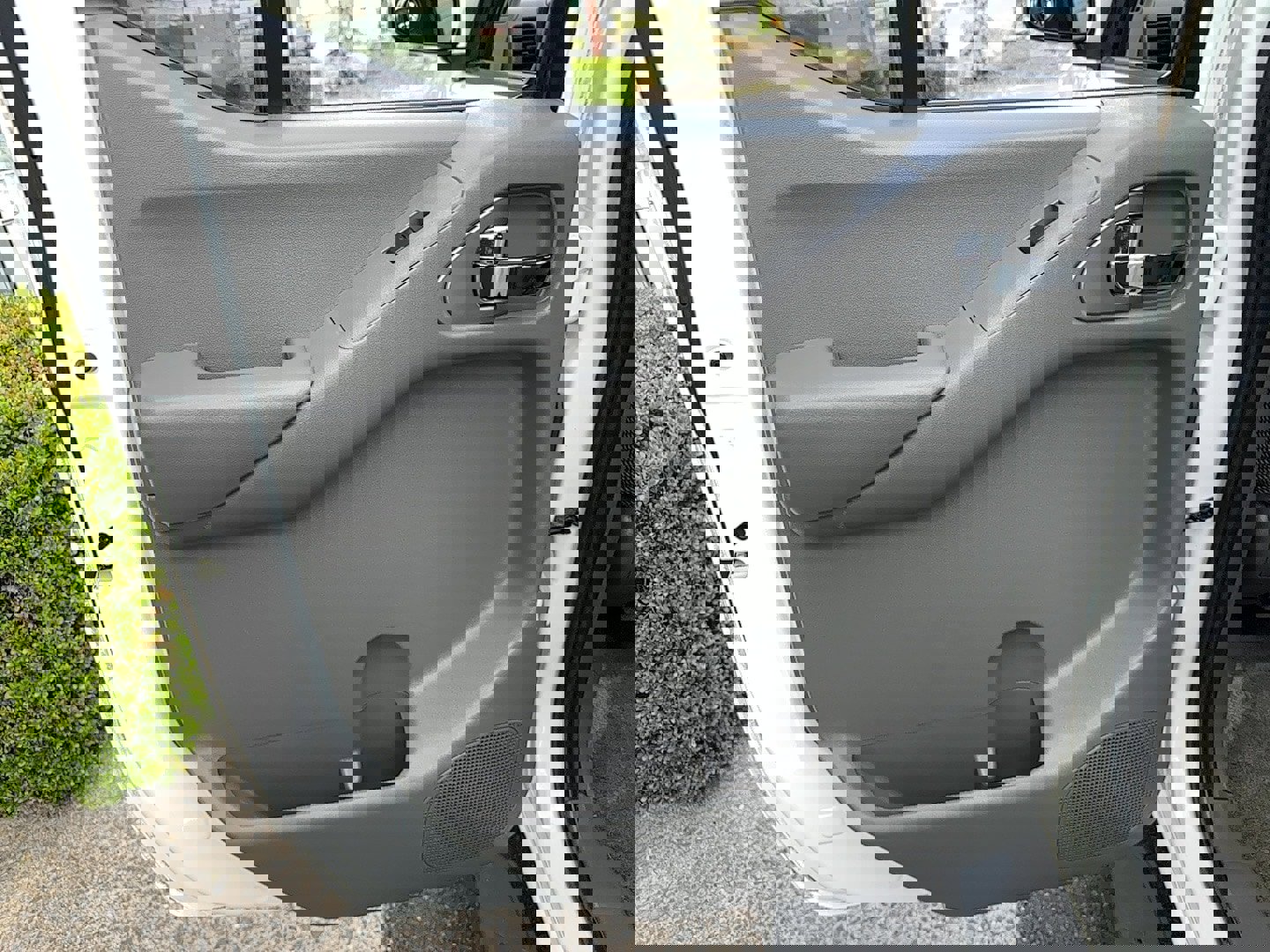 Used 2013 Nissan Frontier SV w/ SV Value Truck Pkg image 15