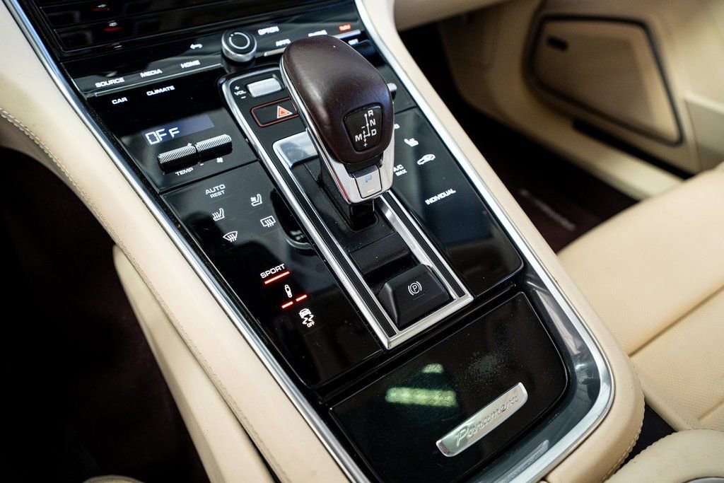 Used 2023 Porsche Panamera Platinum Edition image 50