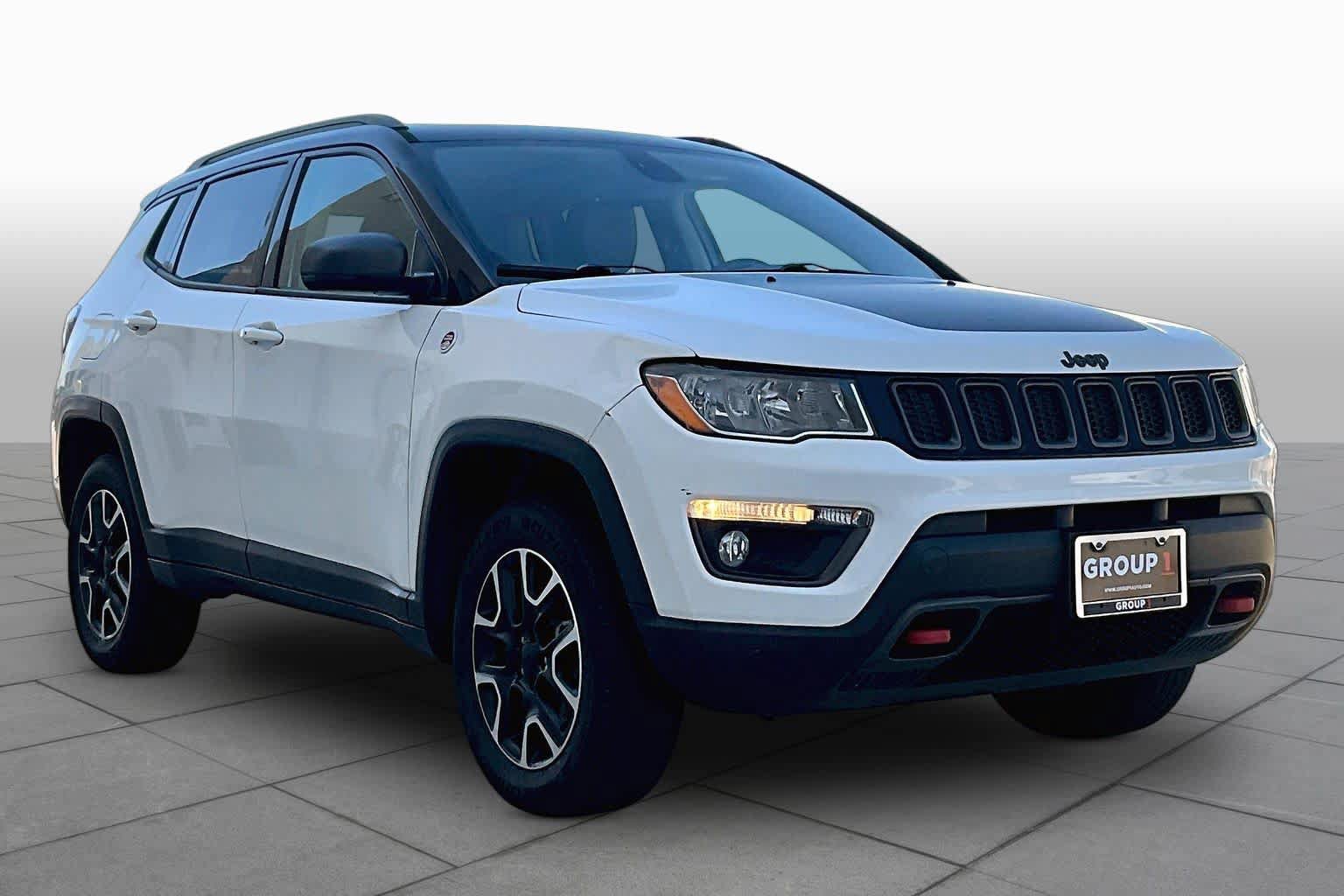 Used 2019 Jeep Compass Trailhawk w/ Leather Interior Group AWD/4WD image 3