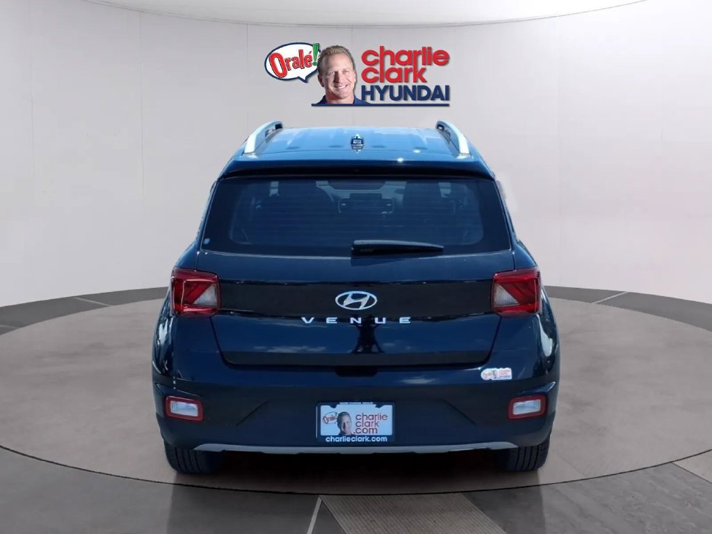 New 2026 Hyundai Venue SEL FWD image 4