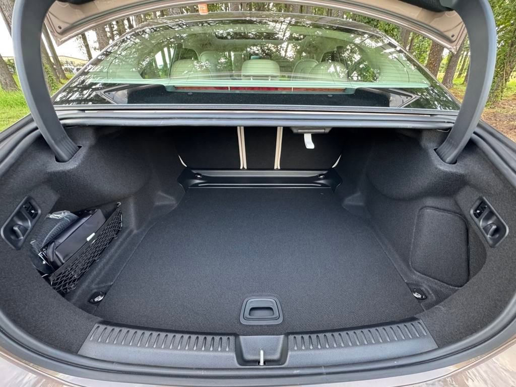 New 2026 Mercedes-Benz E 350 4MATIC Sedan image 17