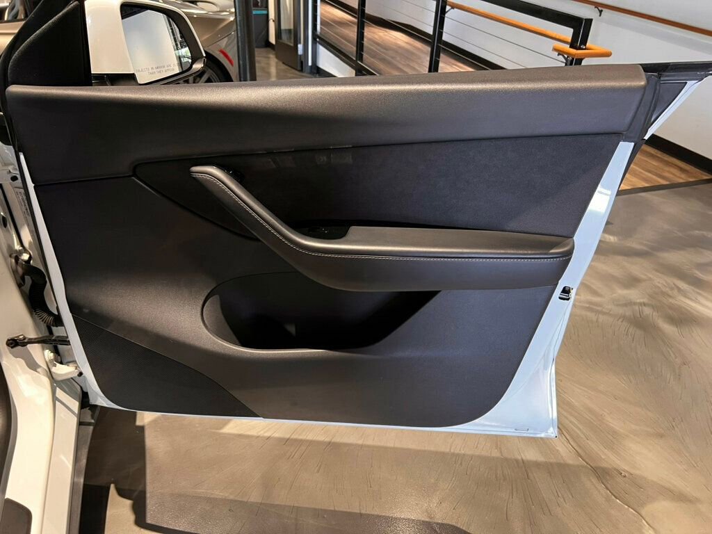 Used 2020 Tesla Model Y Performance image 23