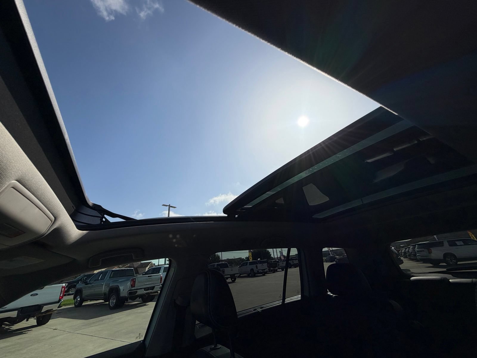 Used 2022 Volkswagen Atlas SEL R-Line AWD/4WD image 42