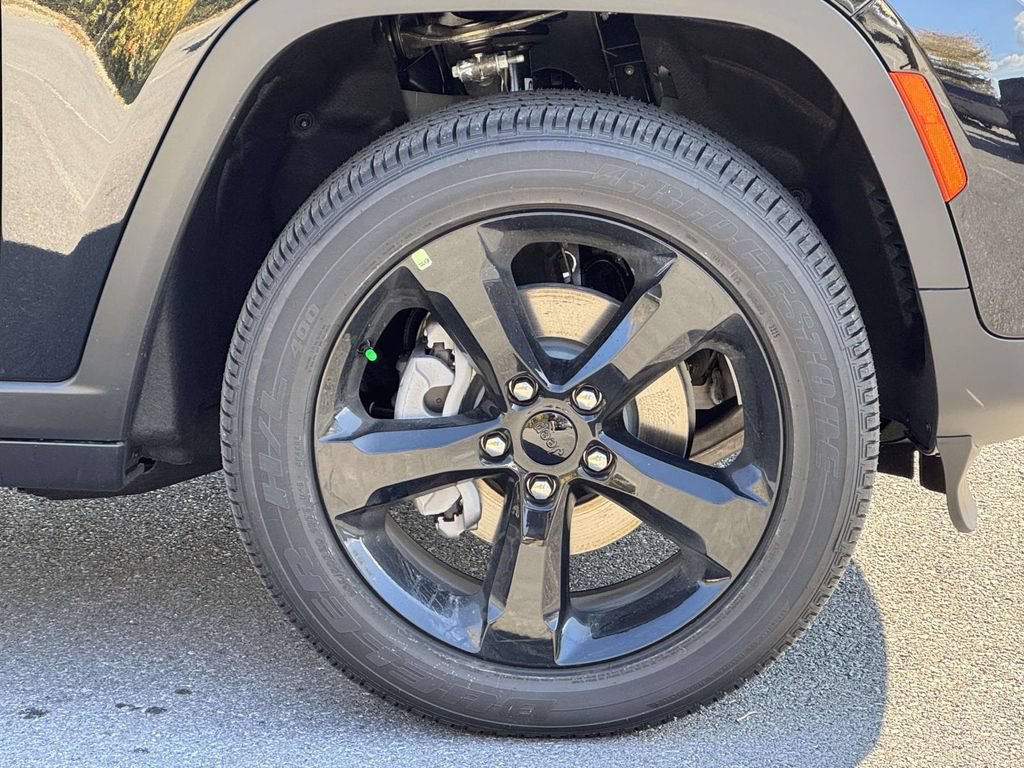 New 2025 Jeep Grand Cherokee 4WD image 12