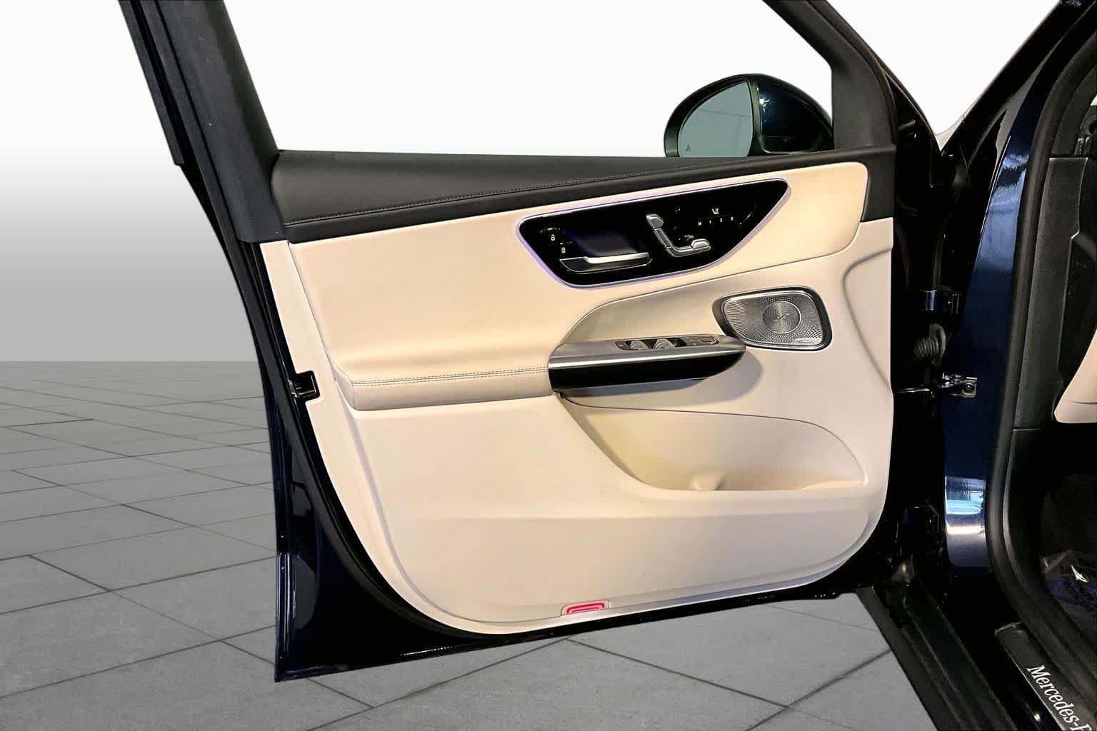 Used 2024 Mercedes-Benz GLC 300 4MATIC image 22