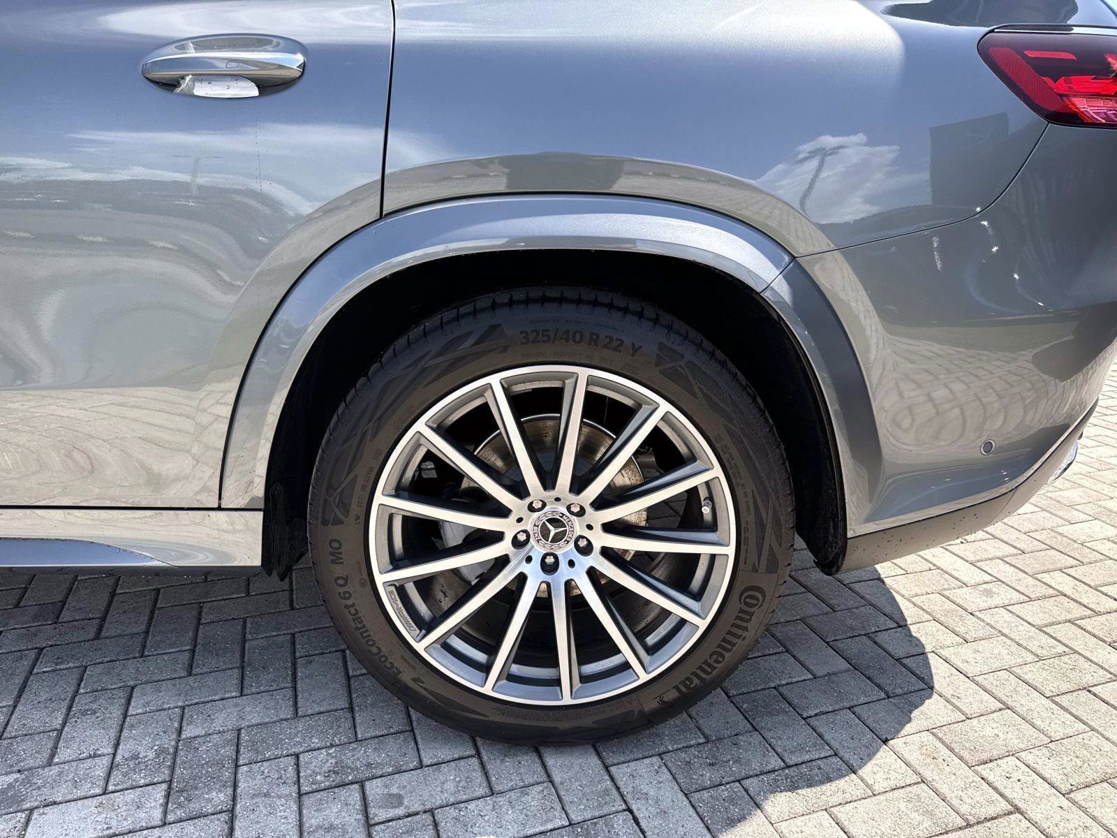 Certified 2025 Mercedes-Benz GLS 450 4MATIC image 11