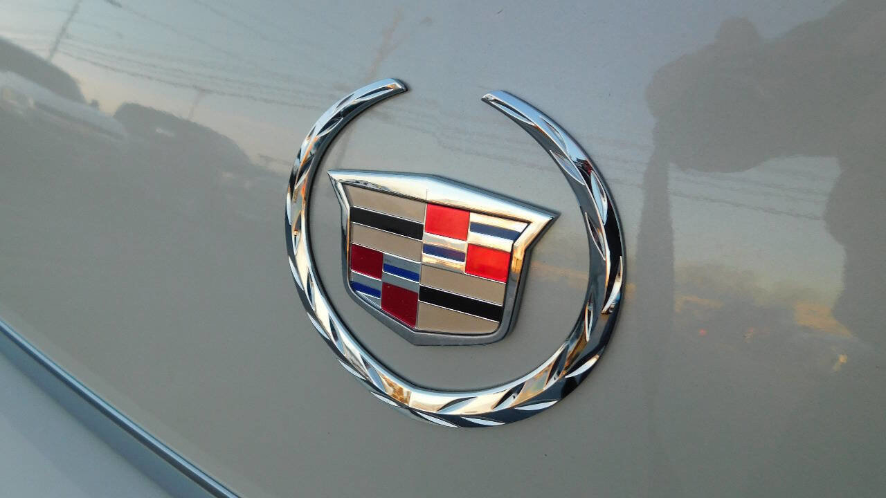 Used 2011 Cadillac DTS FWD image 31