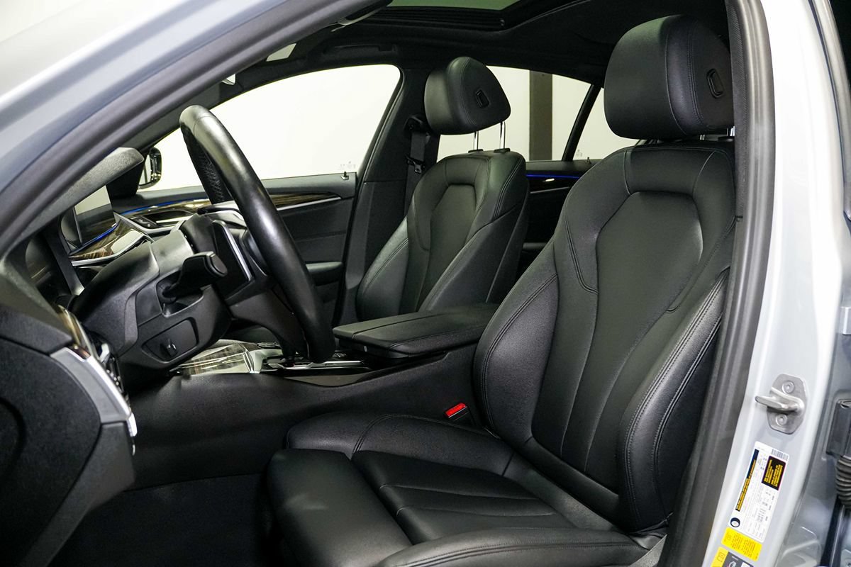 Used 2020 BMW 530e xDrive AWD/4WD image 14