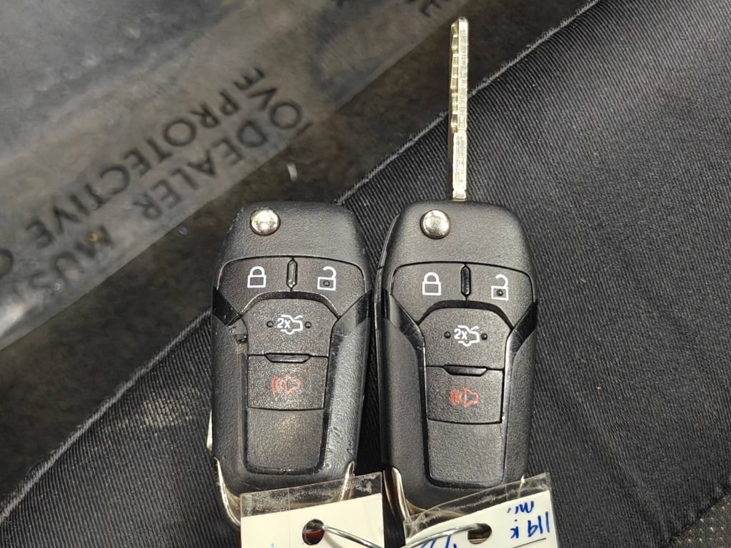 Used 2014 Ford Fusion SE FWD image 15