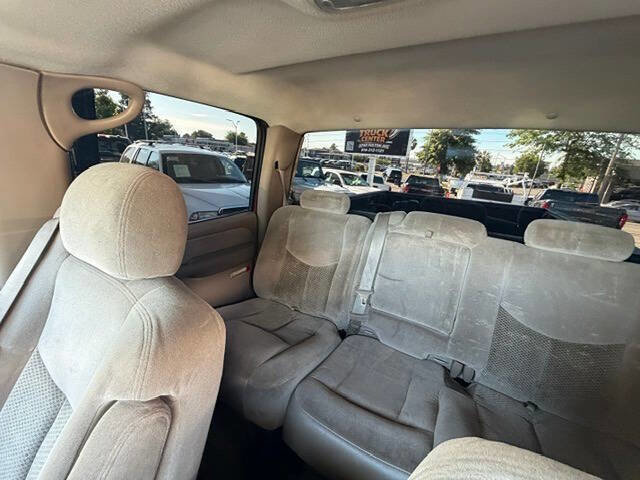Used 2003 Chevrolet Silverado 2500 LS w/ Skid Plate Package AWD/4WD image 12